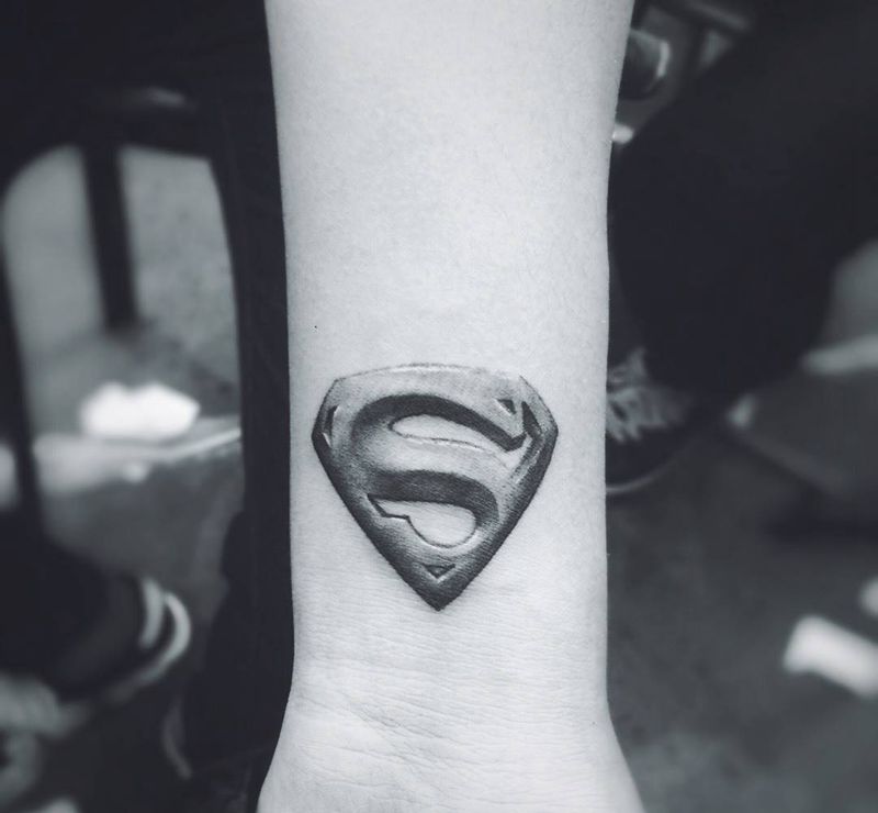超人标纹身图片