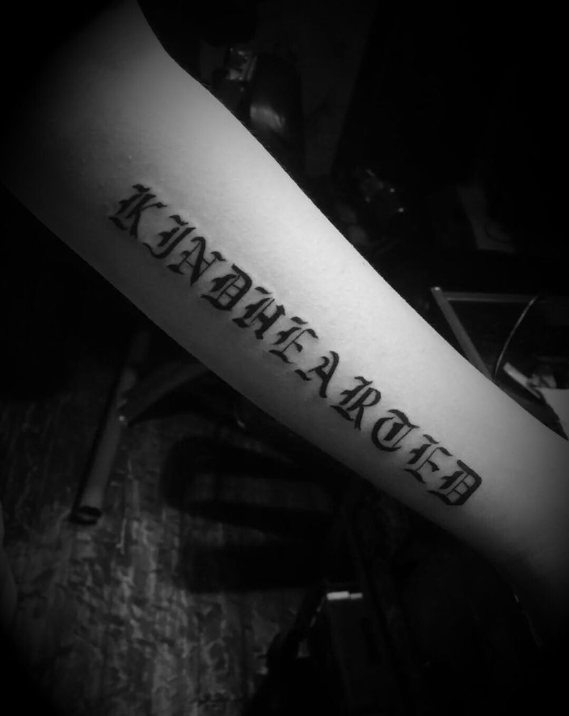 善良纹身图片_字符手臂纹身图案