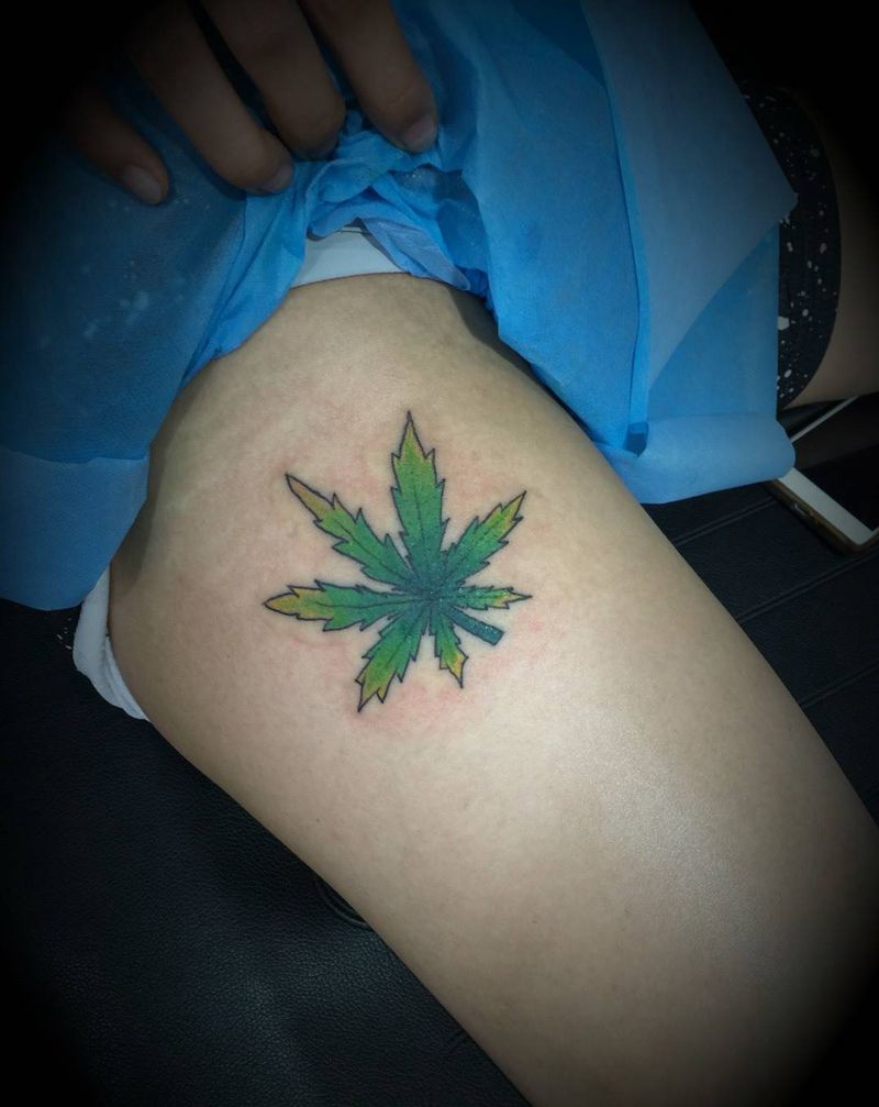 大麻叶纹身图片