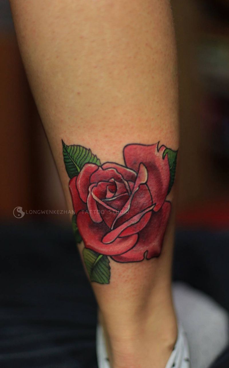 遮盖小花纹身图片_成品腿部清新纹身图案