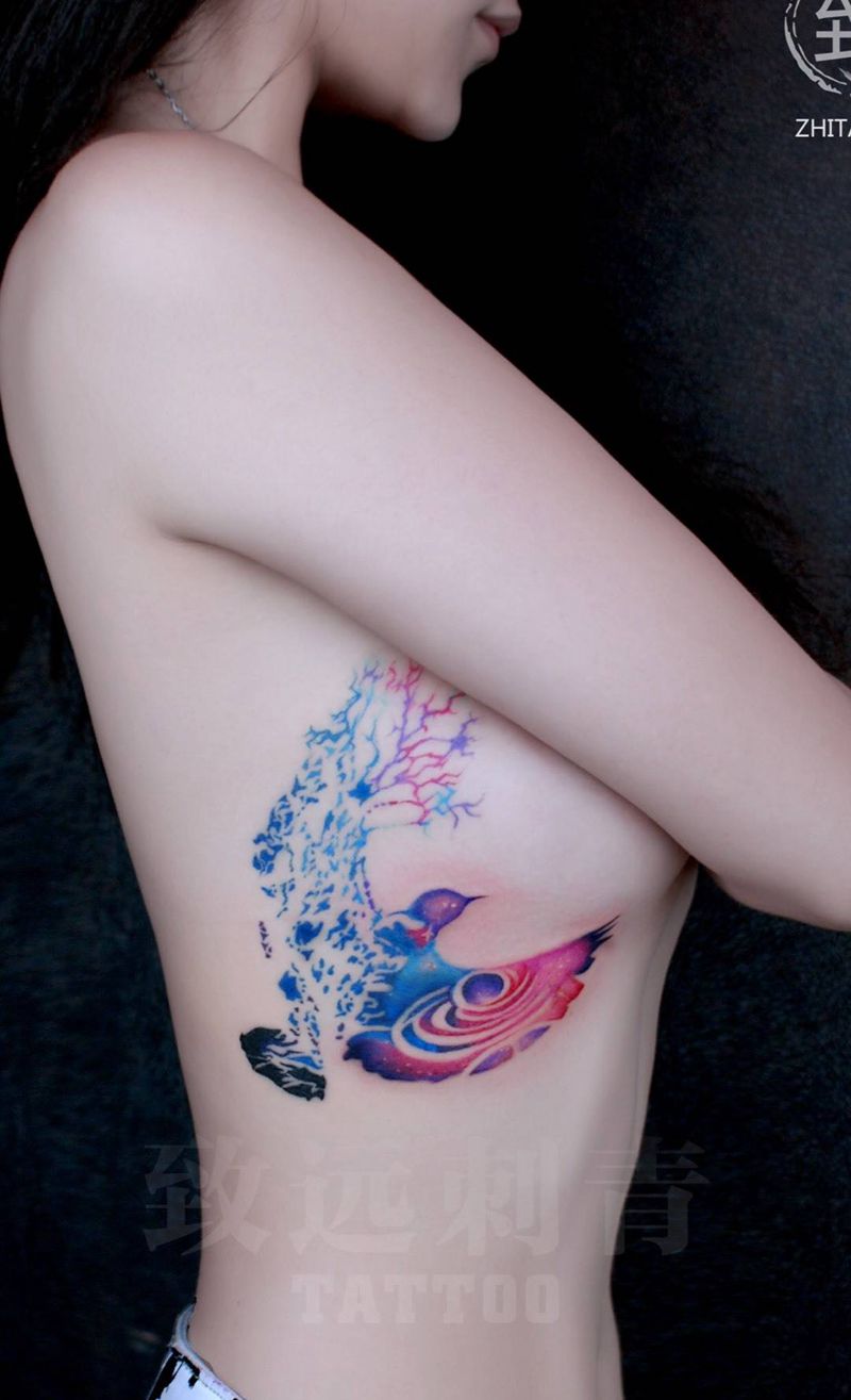星空鸟纹身图片_成品胸部清新动物原创纹身图案