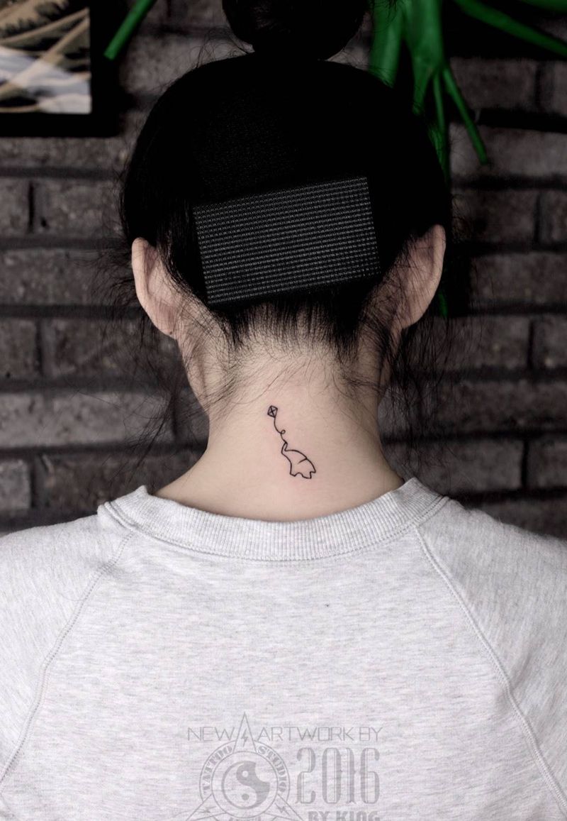 龙纹刻战刺青工作室出品纹身图片_成品颈部清新动物纹身图案