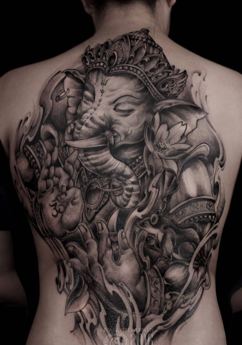 龙纹刻战刺青工作室出品纹身图片_成品背部传统宗教纹身图案