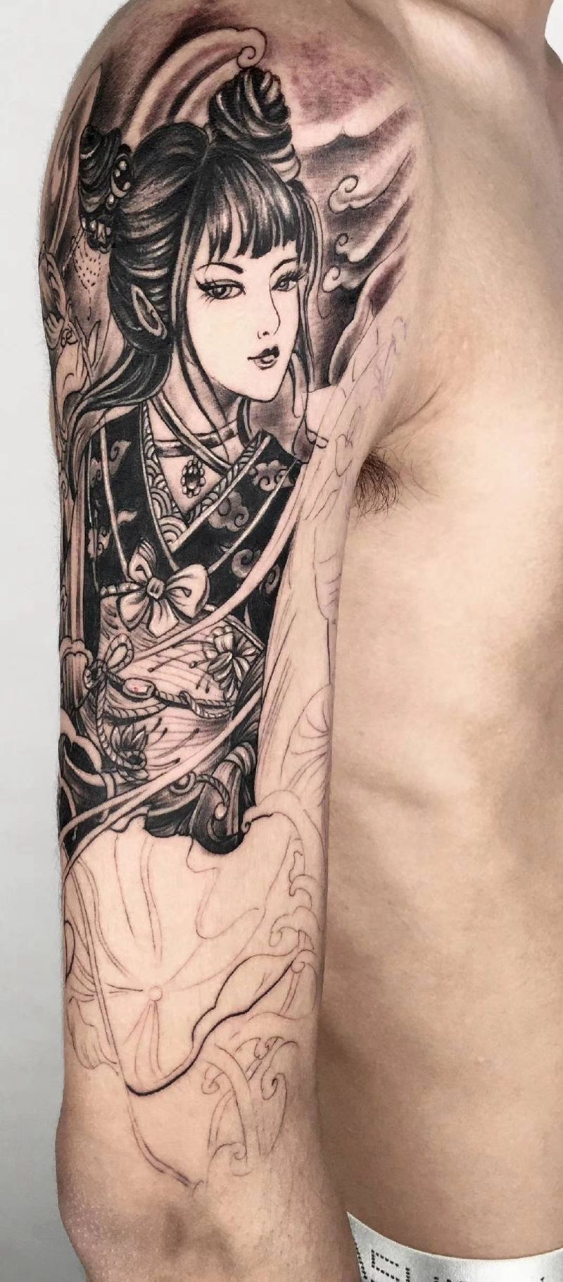 美女纹身图片_手臂纹身图案