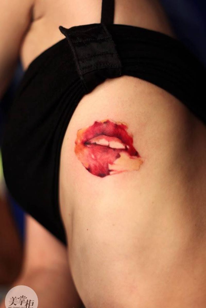 水墨/唇印纹身图片_国画原创腰部纹身图案