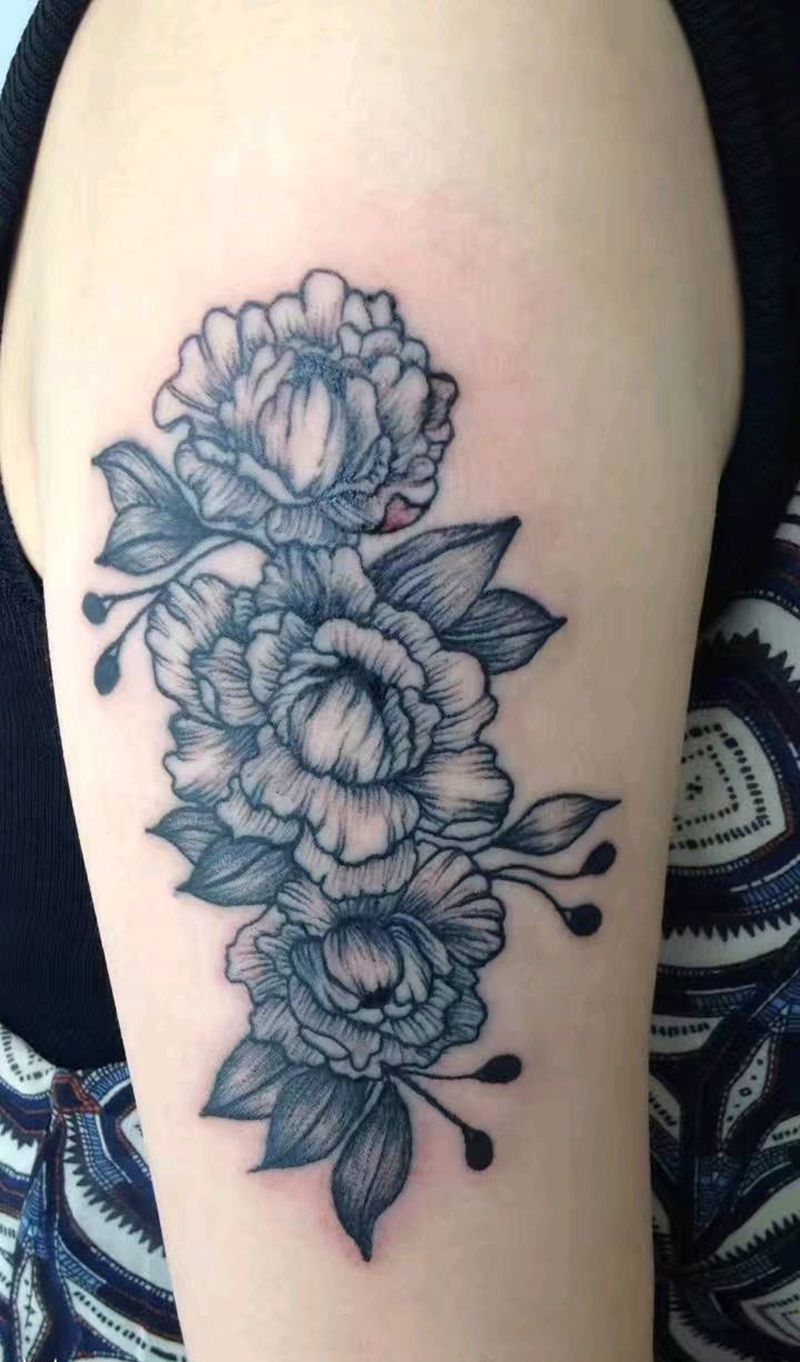 割线花纹身图片_手臂欧美清新几何静物成品纹身图案