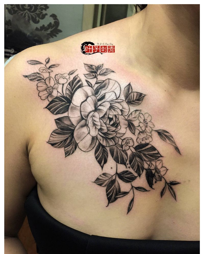 遮盖纹身图片_胸部纹身图案