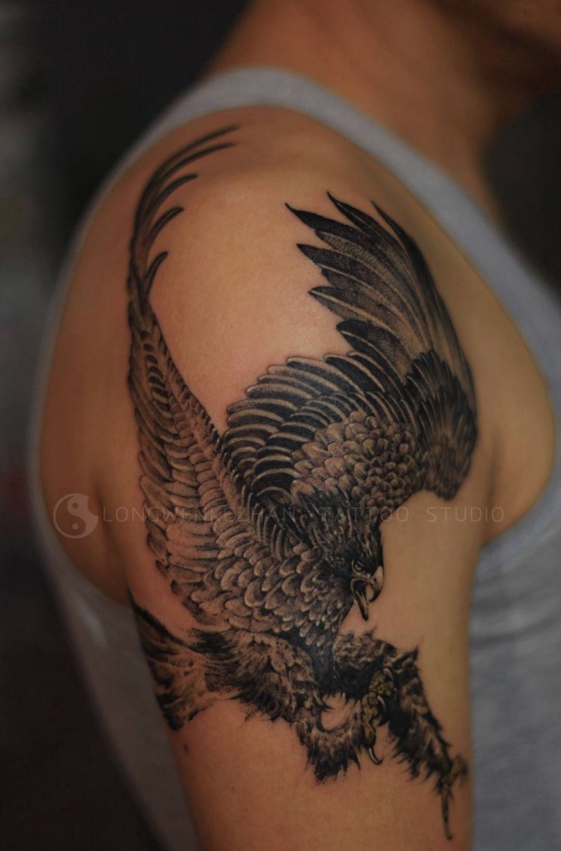 老鹰纹身图片_成品肩部动物纹身图案