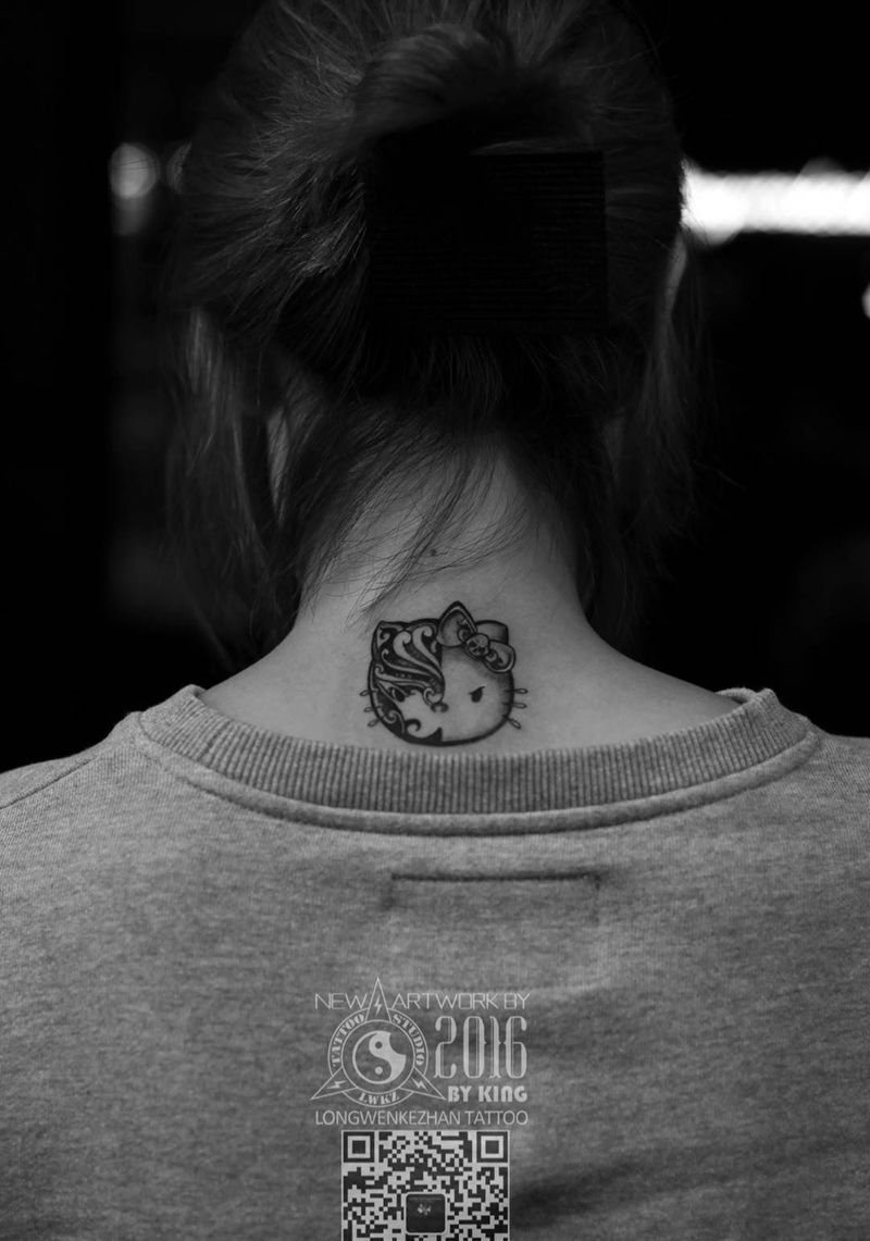 龙纹刻战刺青出品纹身图片_成品背部清新纹身图案