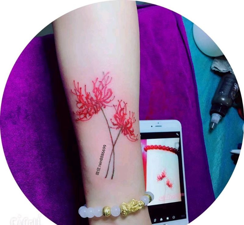 彼岸花纹身图片_手臂清新植物成品纹身图案