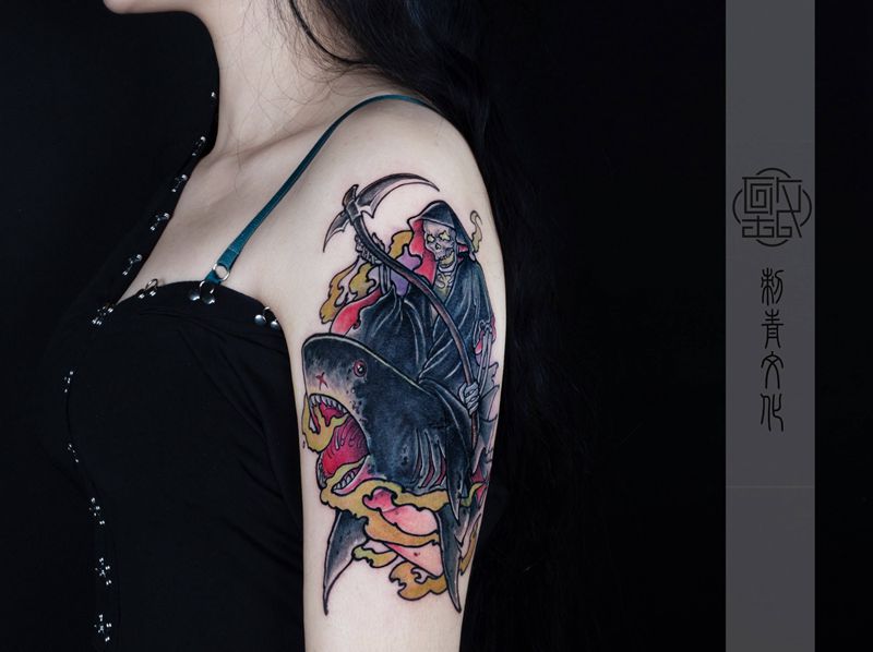 死神纹身图片_肩部手臂水彩欧美写实纹身图案