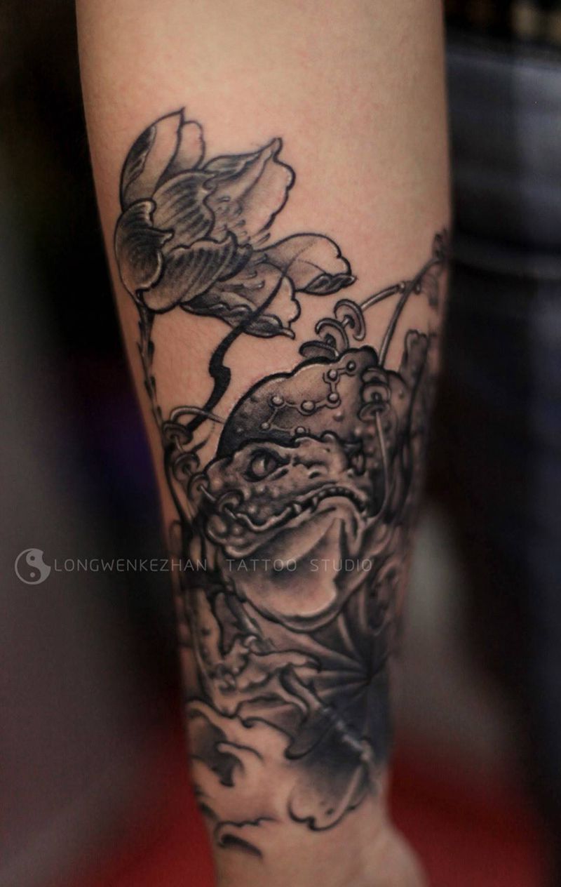 作品金蟾纹身图片_成品手臂传统纹身图案