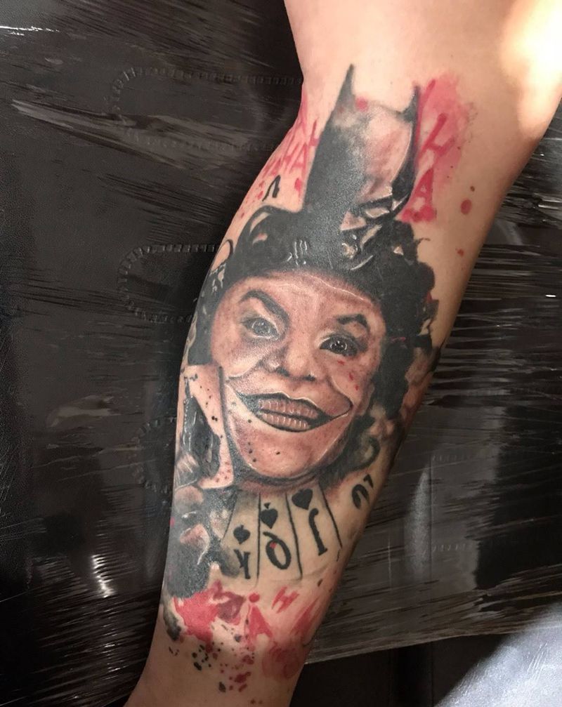 小丑纹身图片_腿部纹身图案