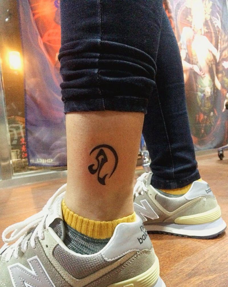 脚踝处纹身图片