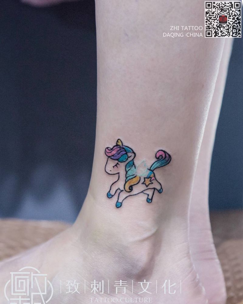 脚踝清新小马纹身图片