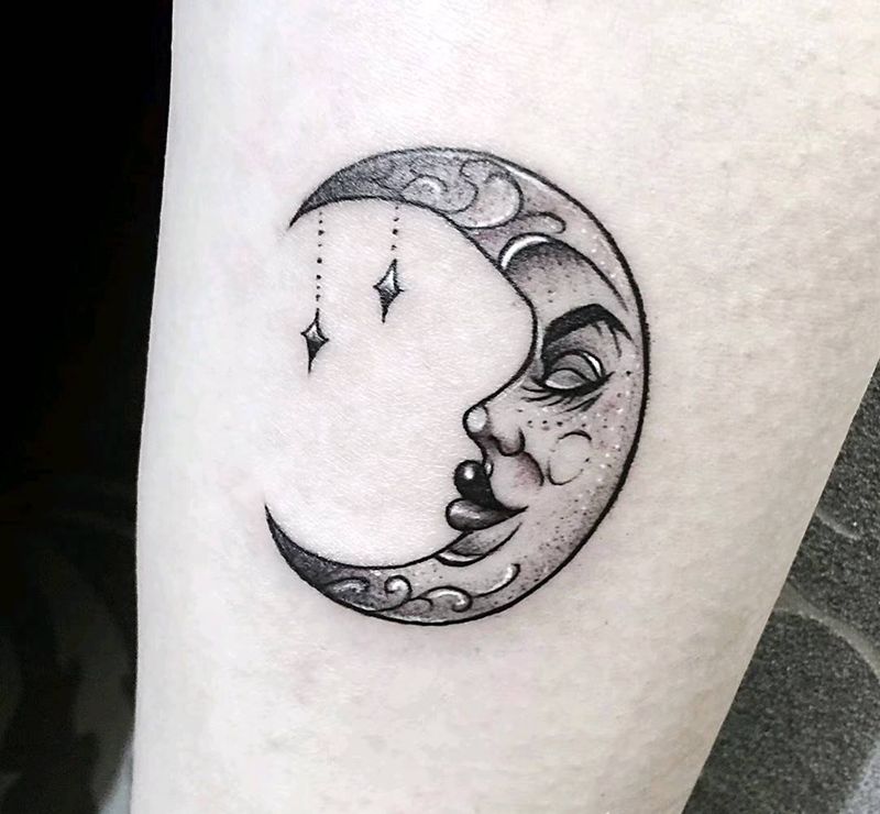 都是月亮惹的祸纹身图片_手臂纹身图案