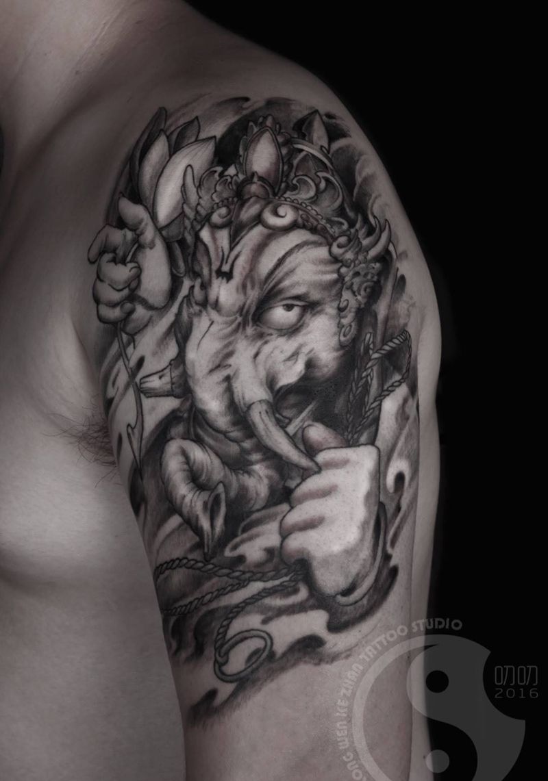 龙纹刻战刺青出品纹身图片_成品肩部传统纹身图案