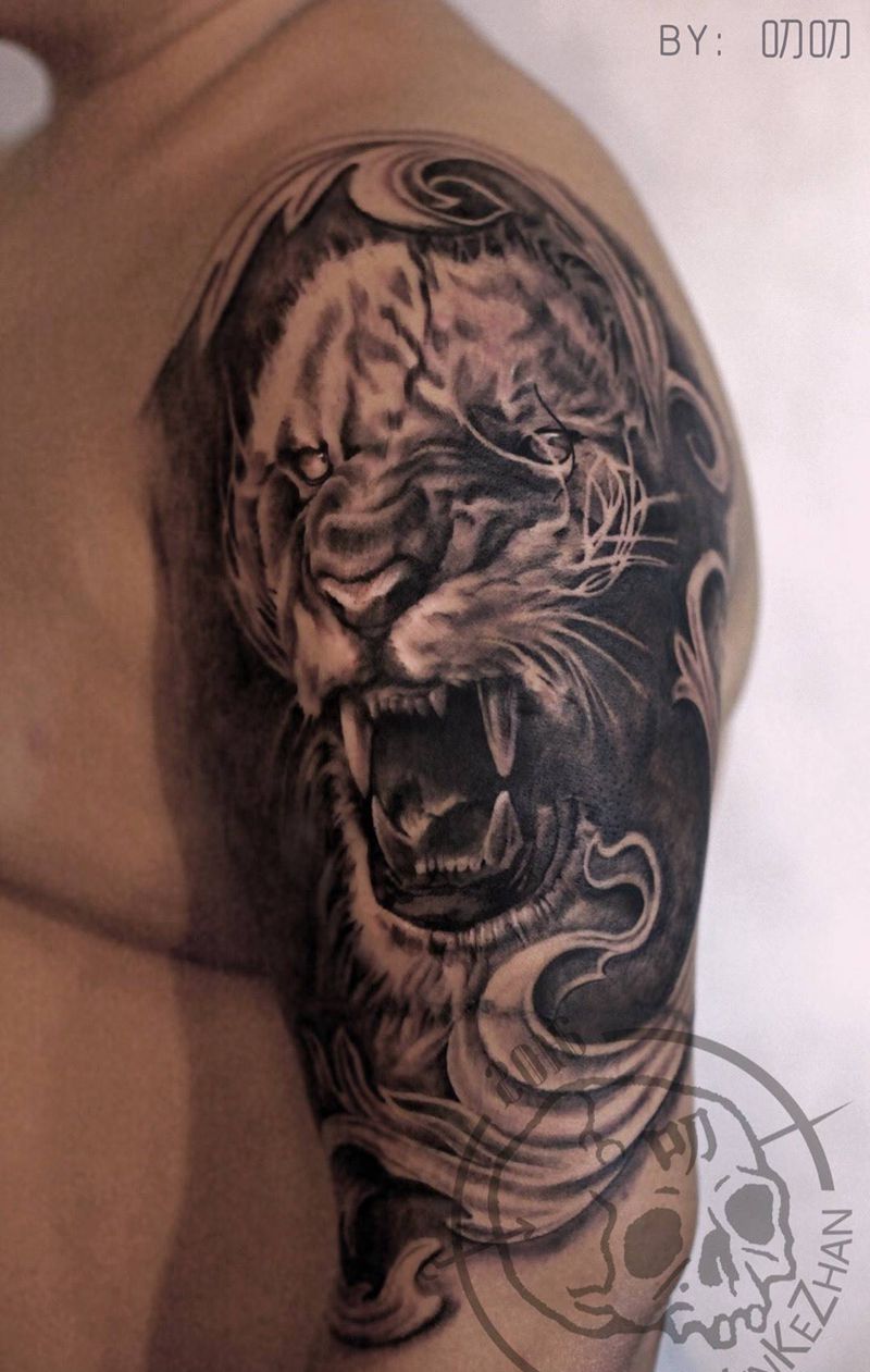龙纹刻战刺青出品纹身图片_成品肩部写实动物纹身图案