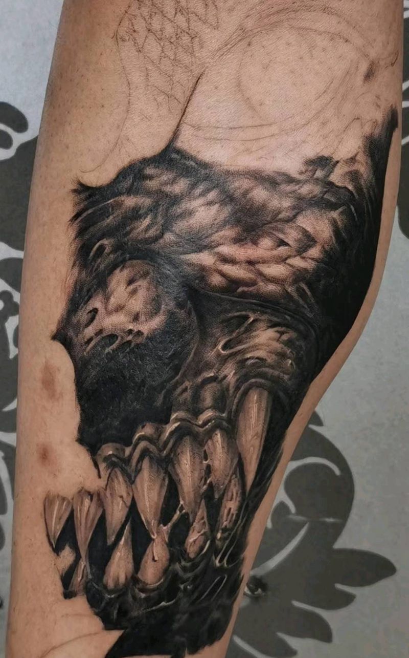 善恶未完成纹身图片_腿部纹身图案