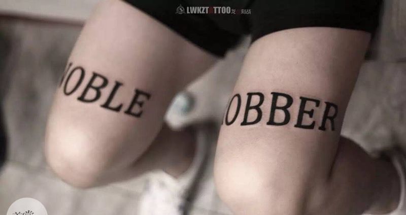 齐腿字母纹身图片_清新字符腿部纹身图案