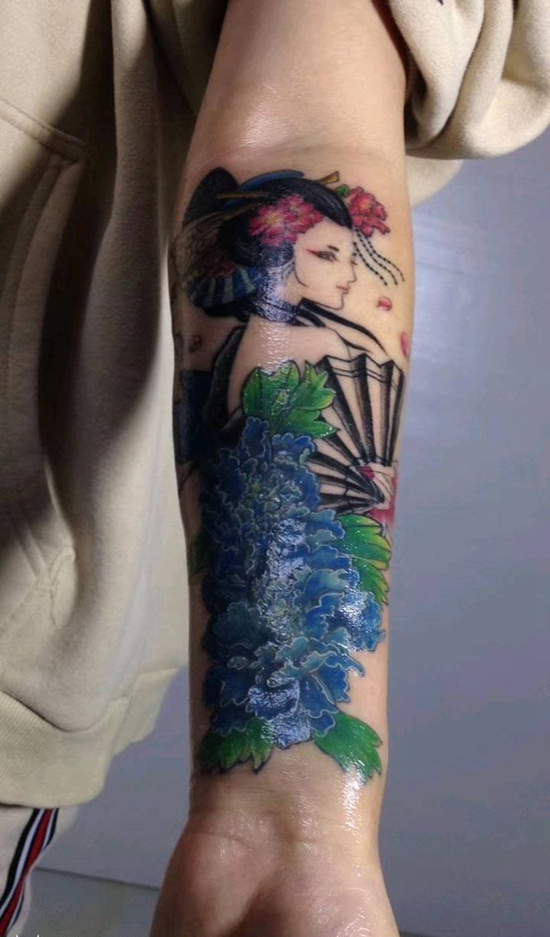 艺妓遮盖纹身图片_手臂欧美人物成品纹身图案
