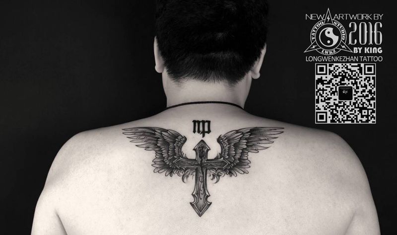 龙纹刻战刺青出品纹身图片_成品背部原创纹身图案