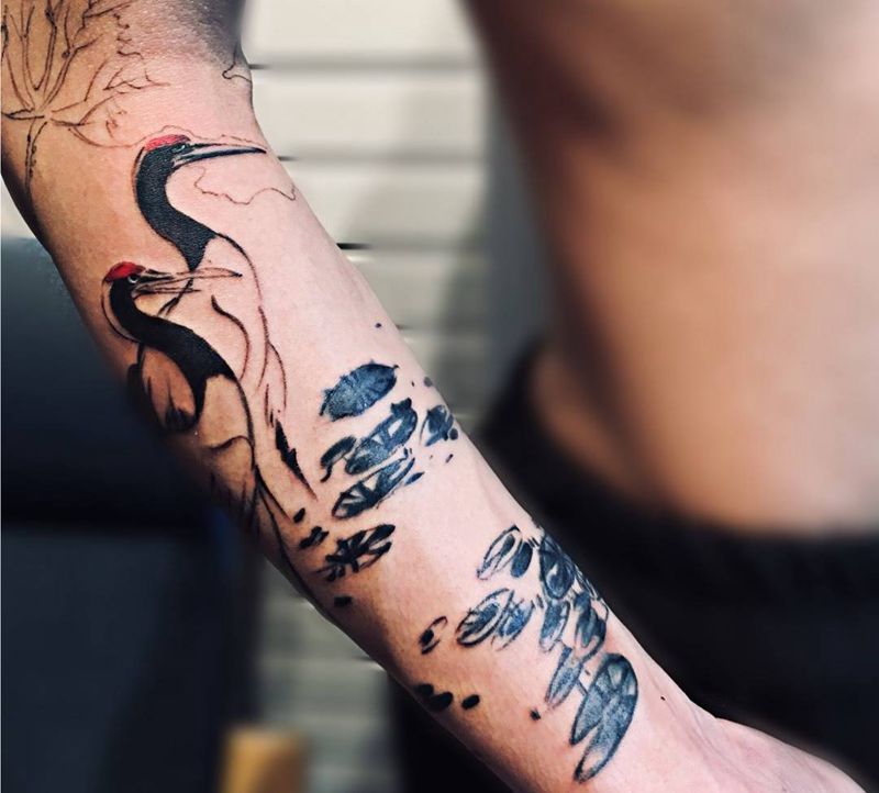 未完成纹身图片_手臂水彩水墨中式风格写意仙鹤纹身图案