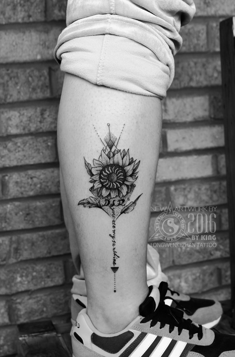 龙纹刻战刺青工作室出品纹身图片_成品腿部原创植物纹身图案