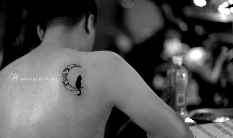 龙纹刻战出品纹身图片_成品背部清新纹身图案