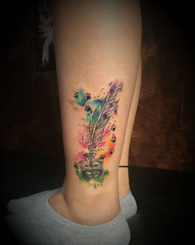 水彩羽毛笔纹身图片