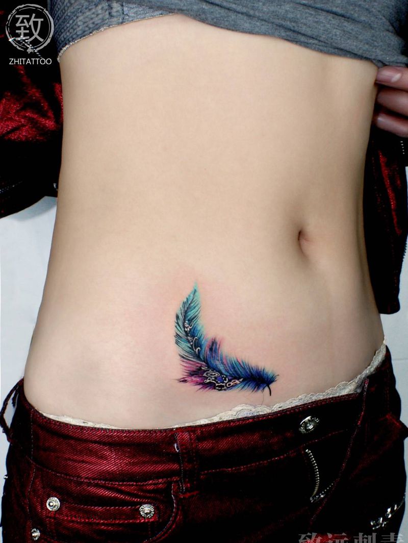 羽毛纹身图片_成品腹部清新写实动物静物原创纹身图案