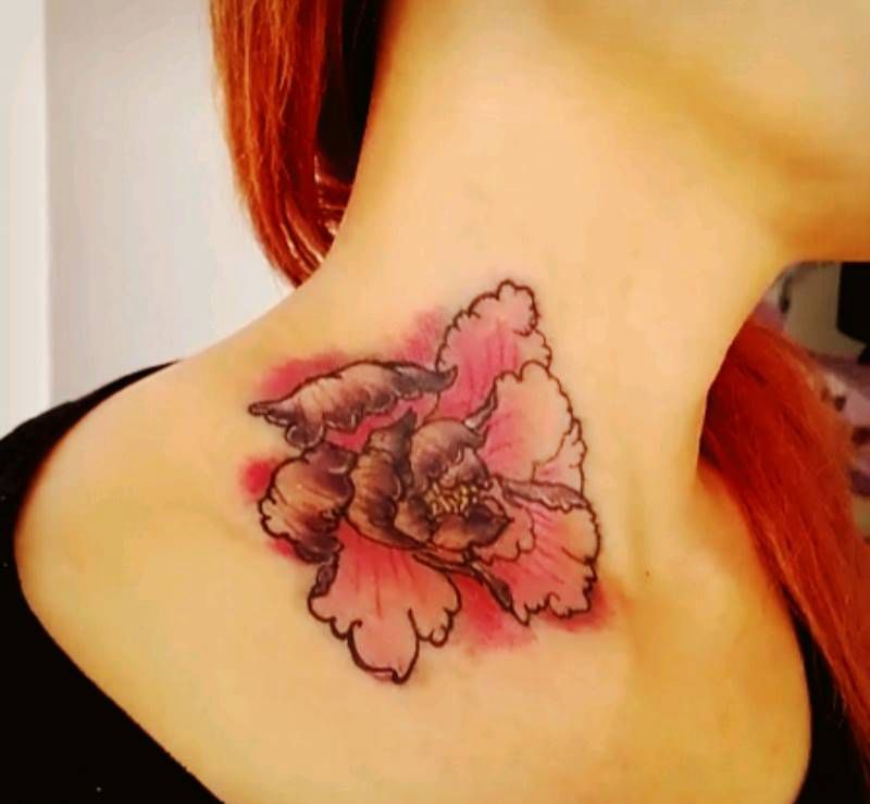 牡丹纹身图片_颈部欧美植物成品纹身图案