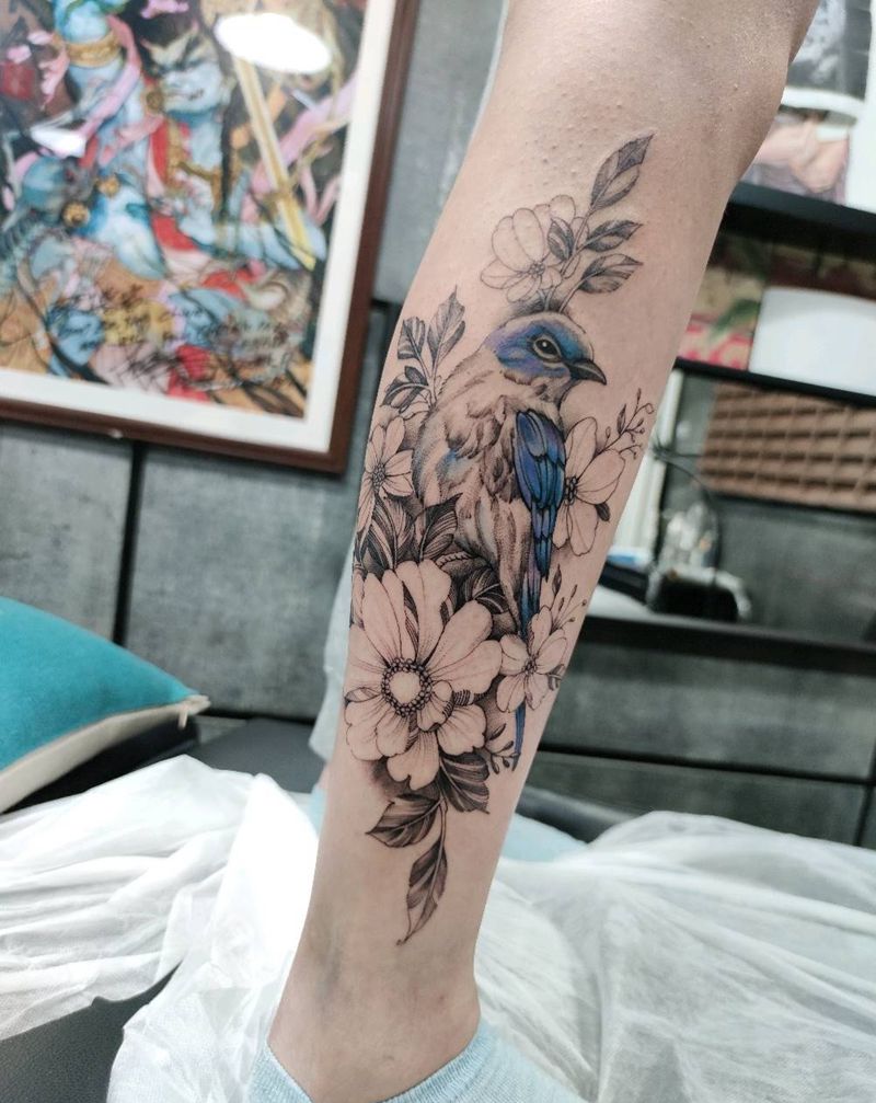 素花 鸟纹身图片_腿部点刺花鸟纹身图案