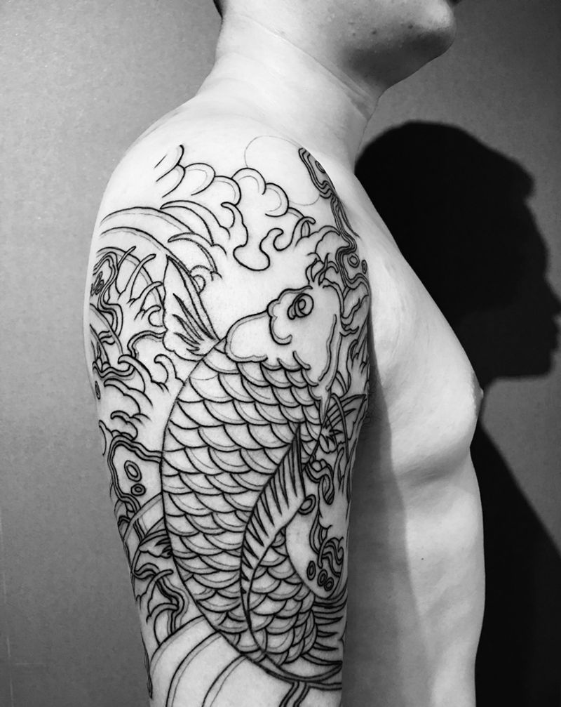 日式传统鱼割线纹身图片_手臂老传统鱼日式风格纹身图案