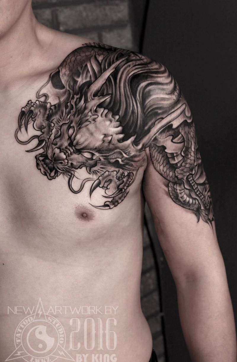 龙纹刻战刺青工作室出品纹身图片_成品肩部传统鬼神原创纹身图案