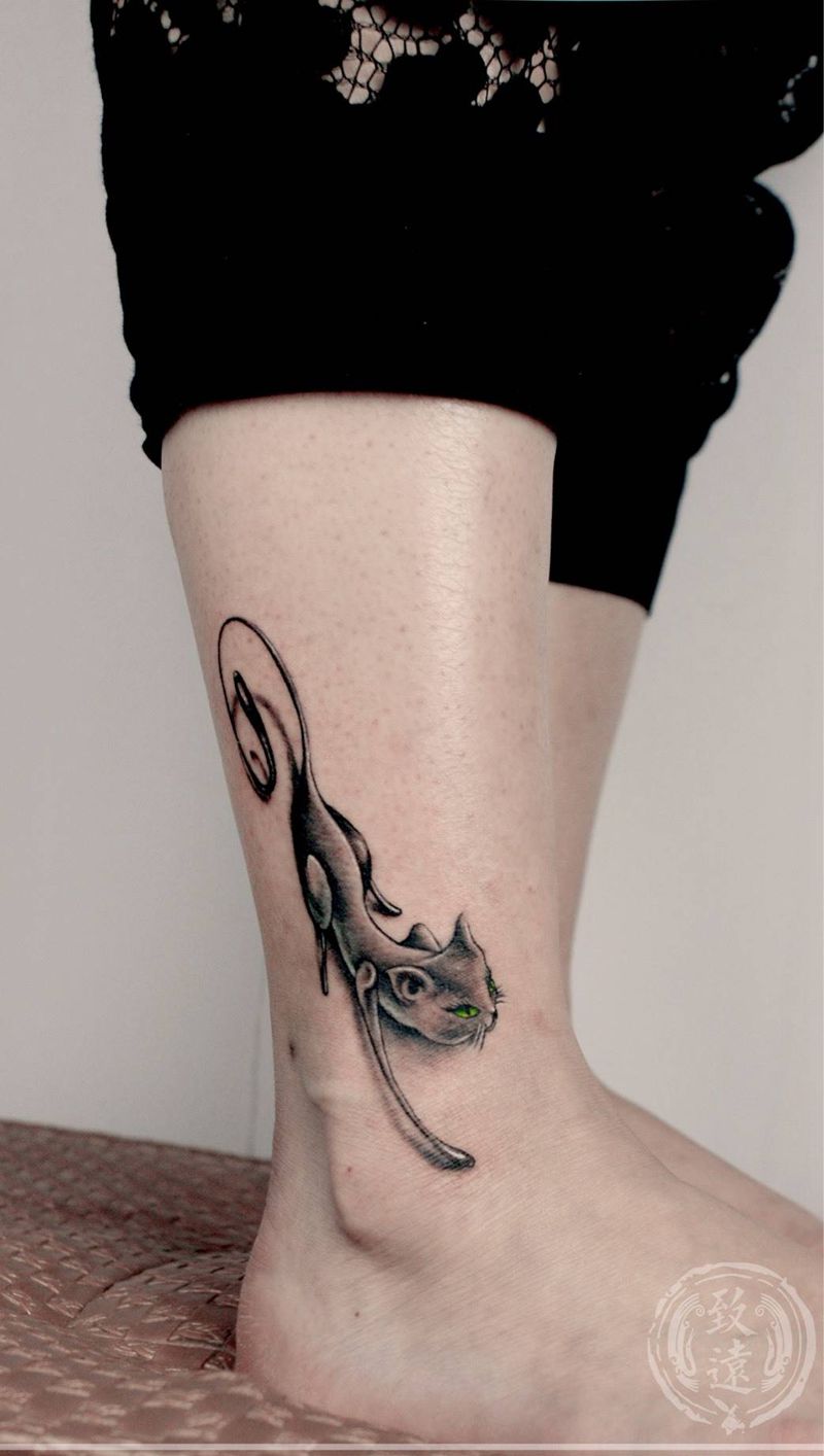 性感小猫纹身图片_成品腿部脚部清新动物原创纹身图案