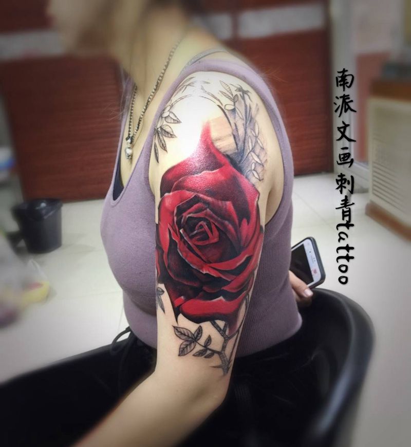 大玫瑰纹身图片