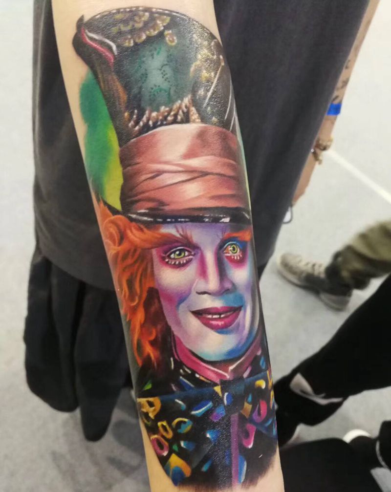 疯帽子纹身图片_手臂欧美写实纹身图案