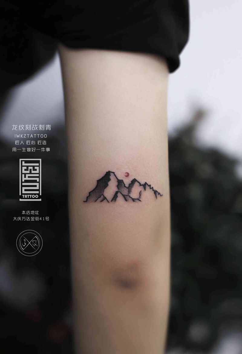 龙纹刻战刺青纹身图片_手臂纹身图案