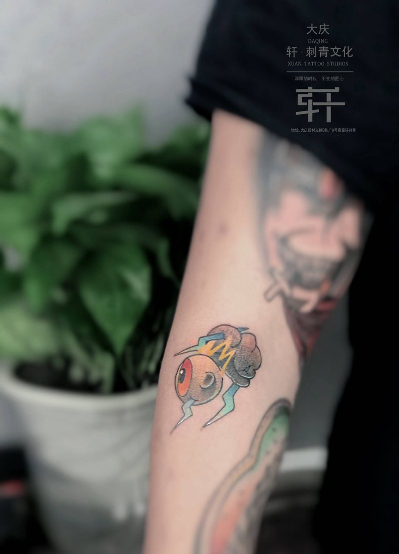 眼球纹身图片_手臂New School纹身图案