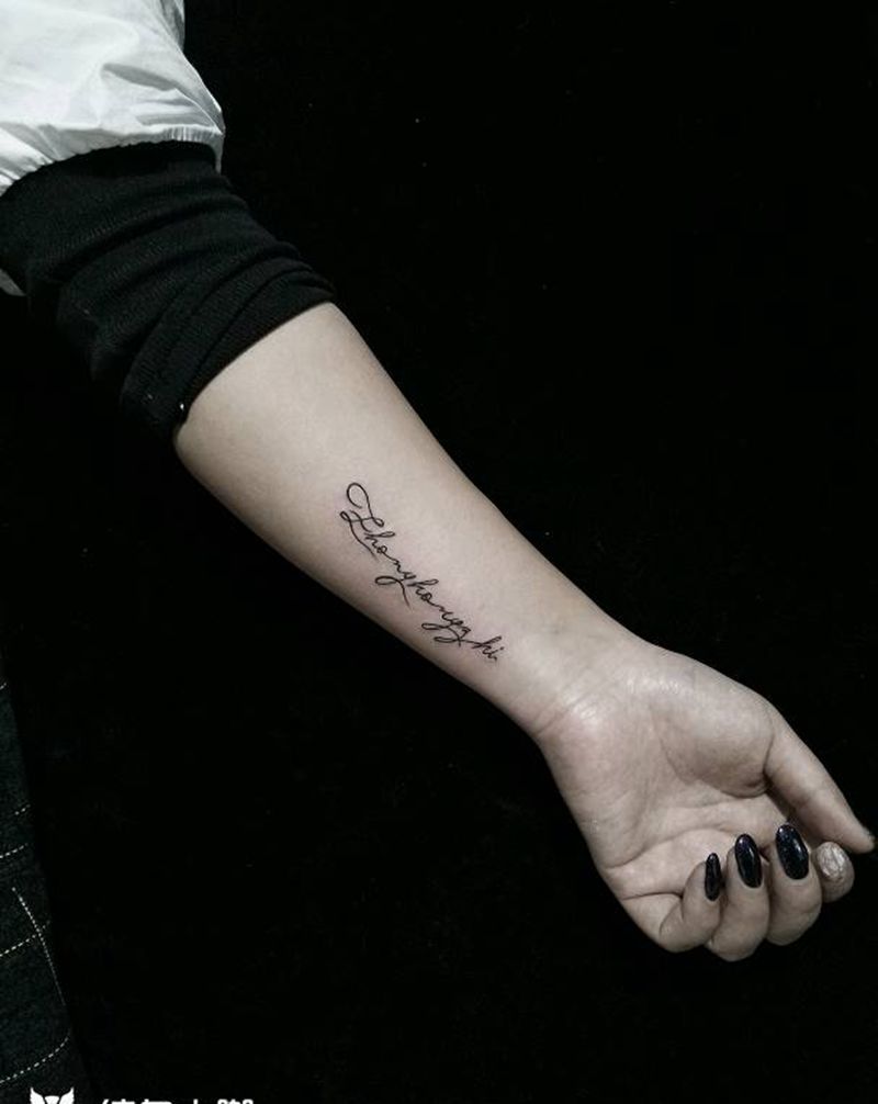 小字母纹身图片