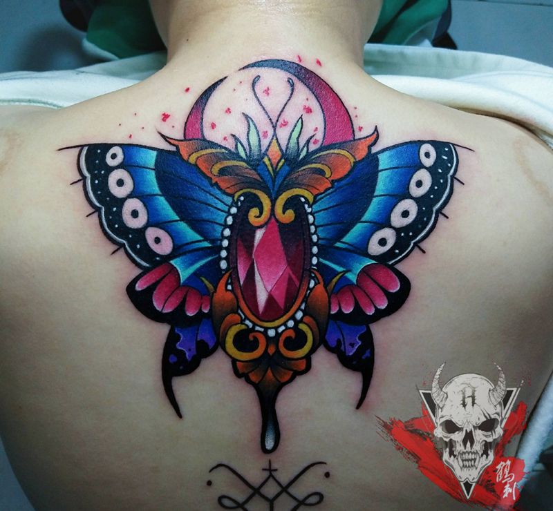 彩色小图纹身图片_颈部New School纹身图案