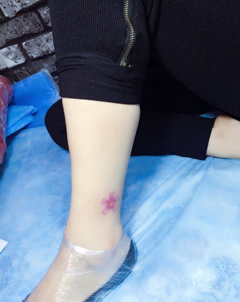 一枚清新纹身图片