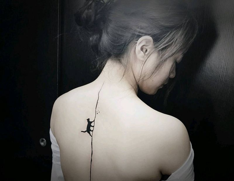 脊柱纹身图片_背部纹身图案