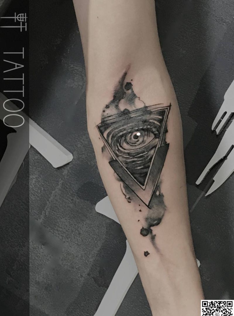 上帝之眼纹身图片