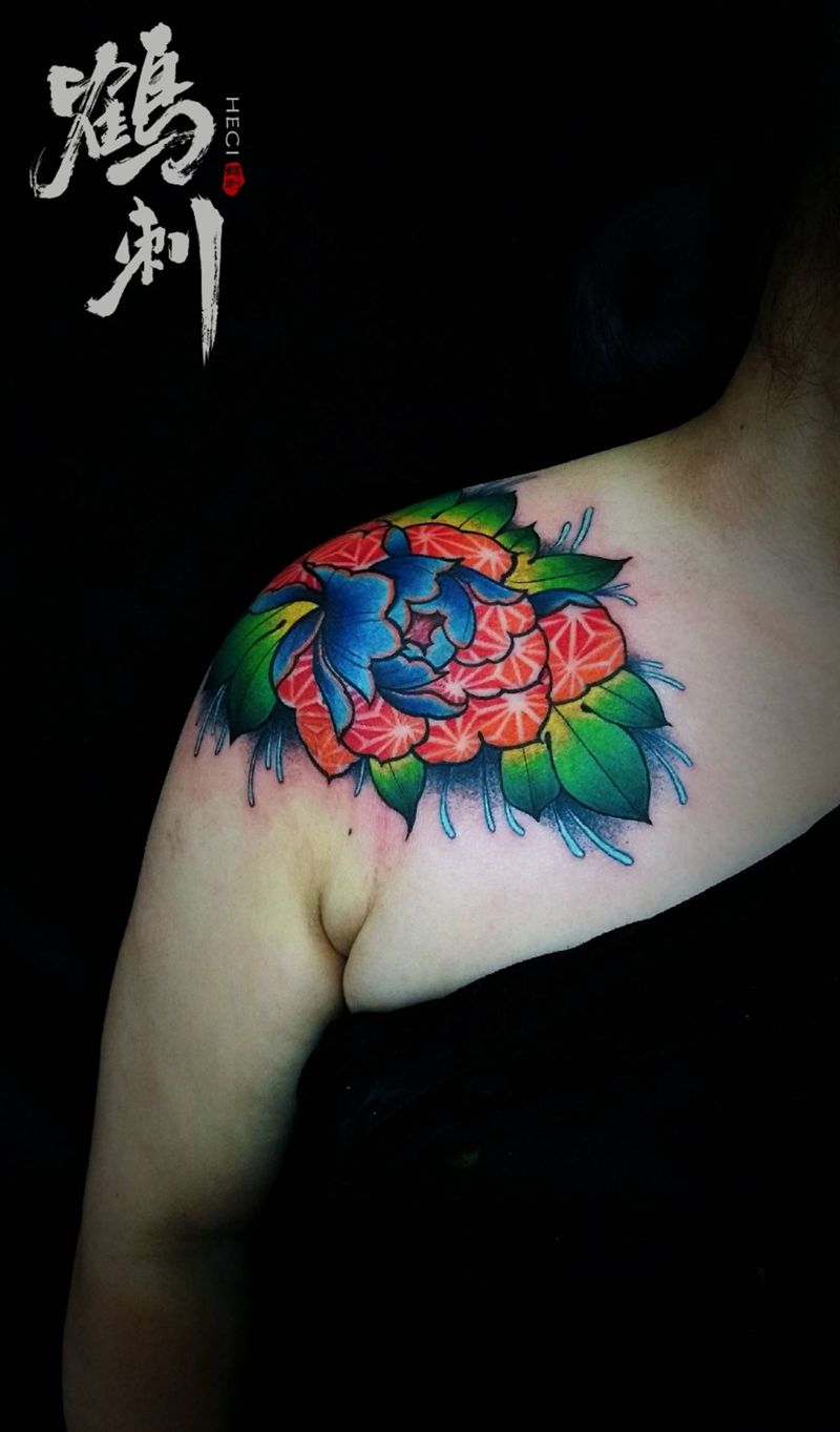 欧式花花纹身图片_肩部纹身图案