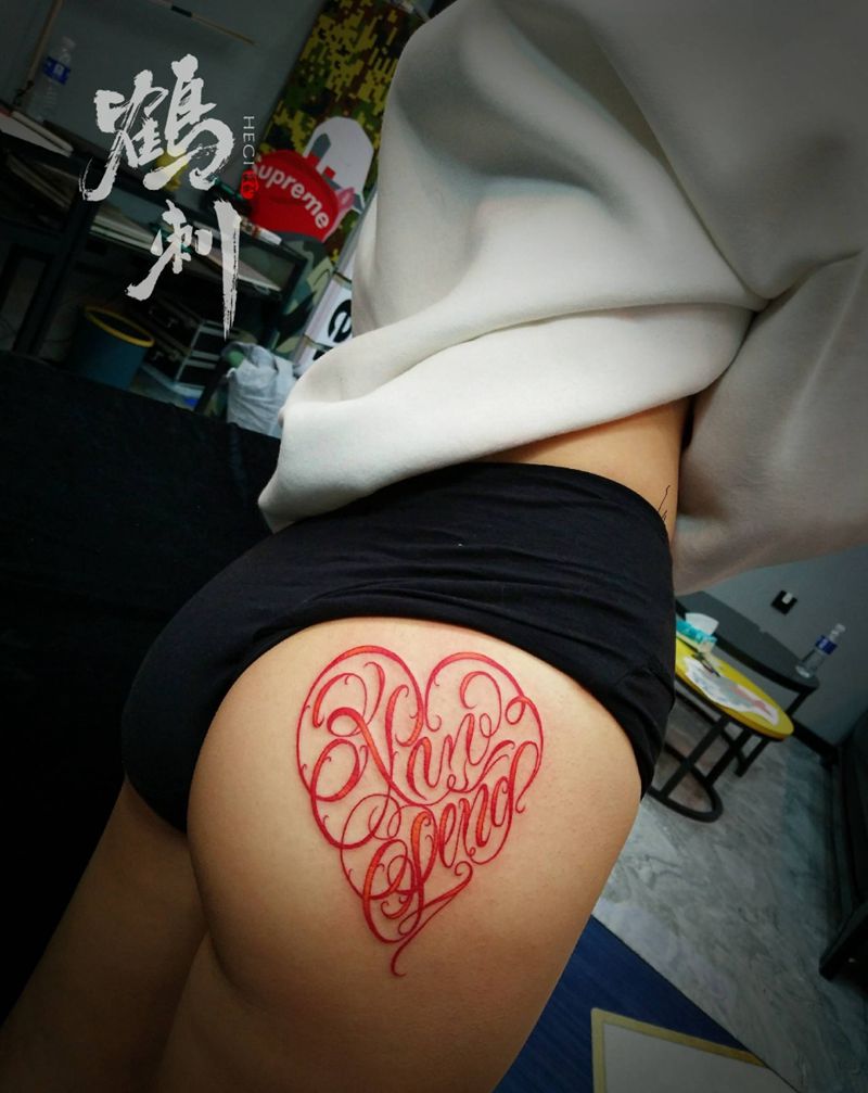 花体纹身图片_臀部纹身图案