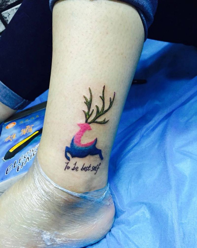 九色鹿纹身图片