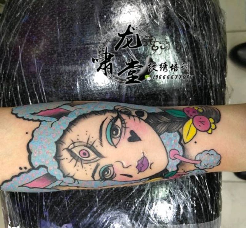 遮盖英文纹身纹身图片_手臂Old School纹身图案