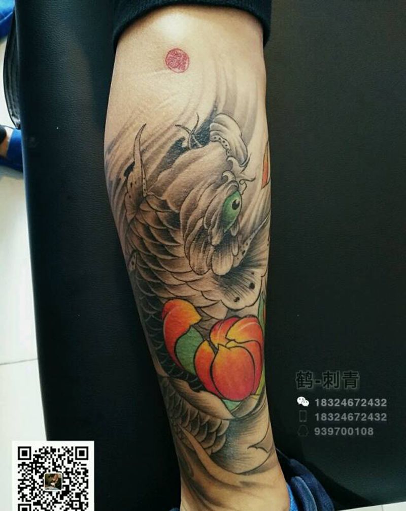 小腿鲤鱼恢复后效果纹身图片
